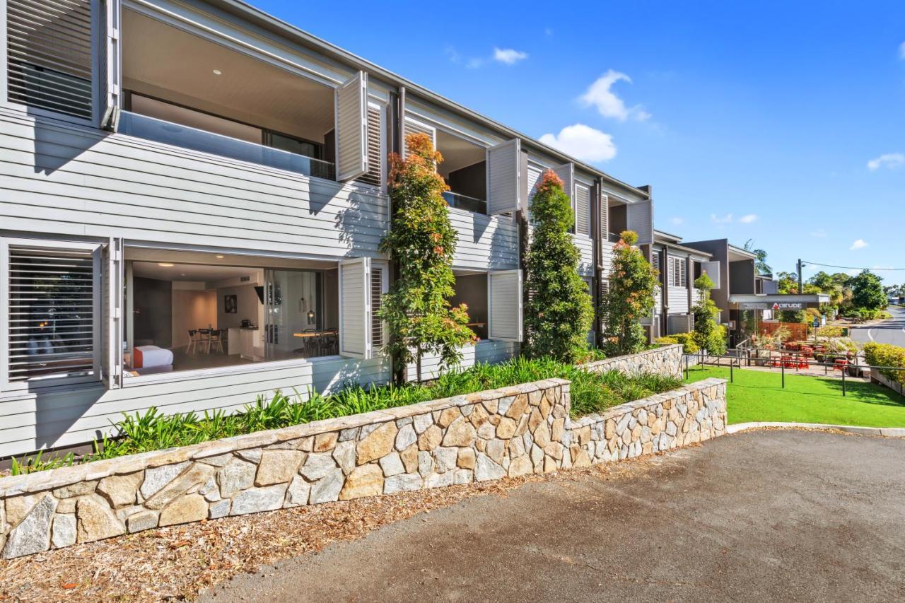 Altitude On Монтвилл Экстерьер фото Modern apartments in the suburb